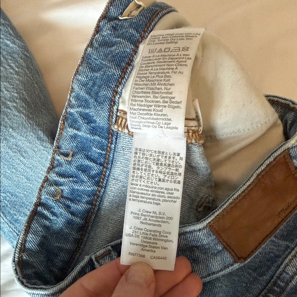 The Curvy Perfect Vintage Jean - Picture 9 of 12